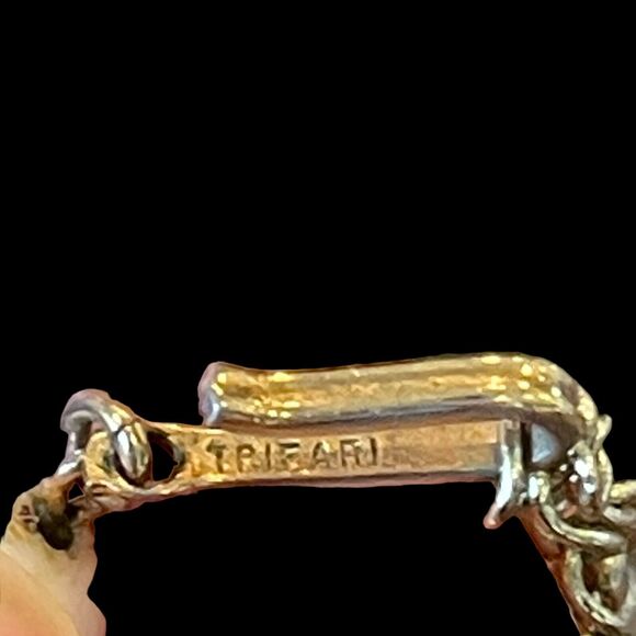 Vintage Crown Trifari White Milk Glass Leaf Motif Choker 15" Necklace Signed - Picture 5 of 6